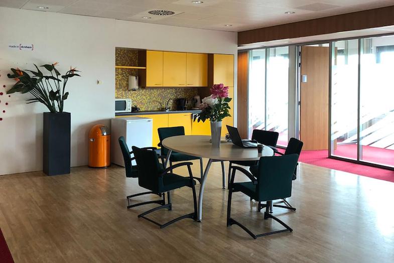 Algemene vergaderruimte bij kantoorruimte amersfoort van flexoffiz