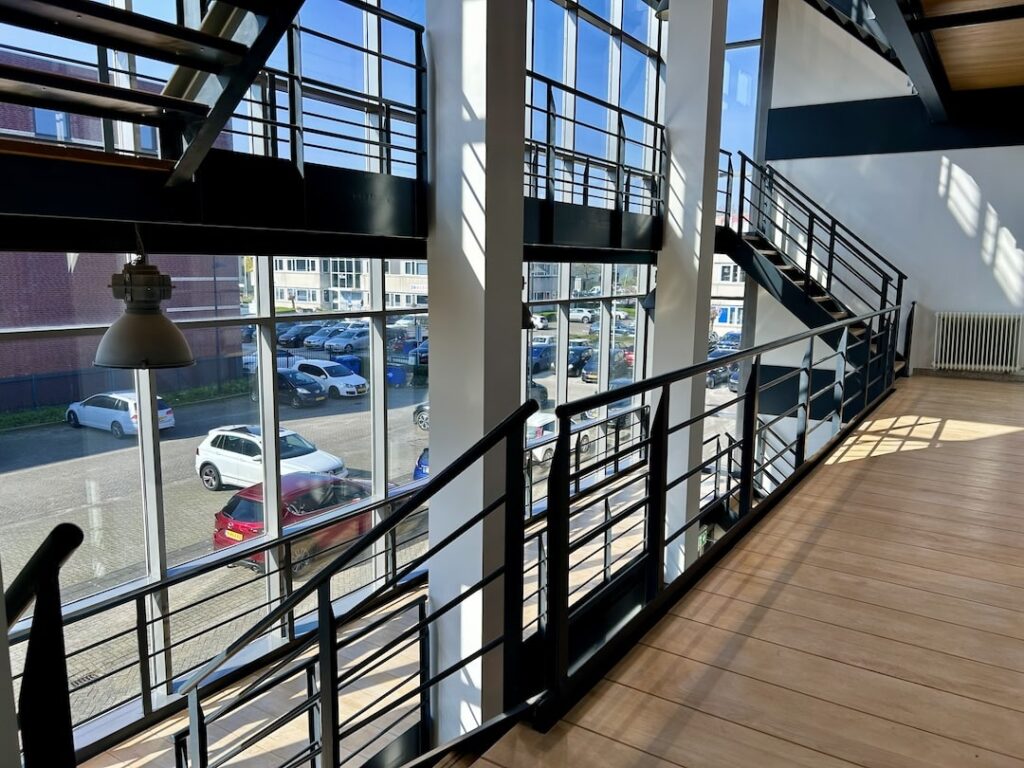 Nette kantoorpand van flexoffiz in spijkenisse