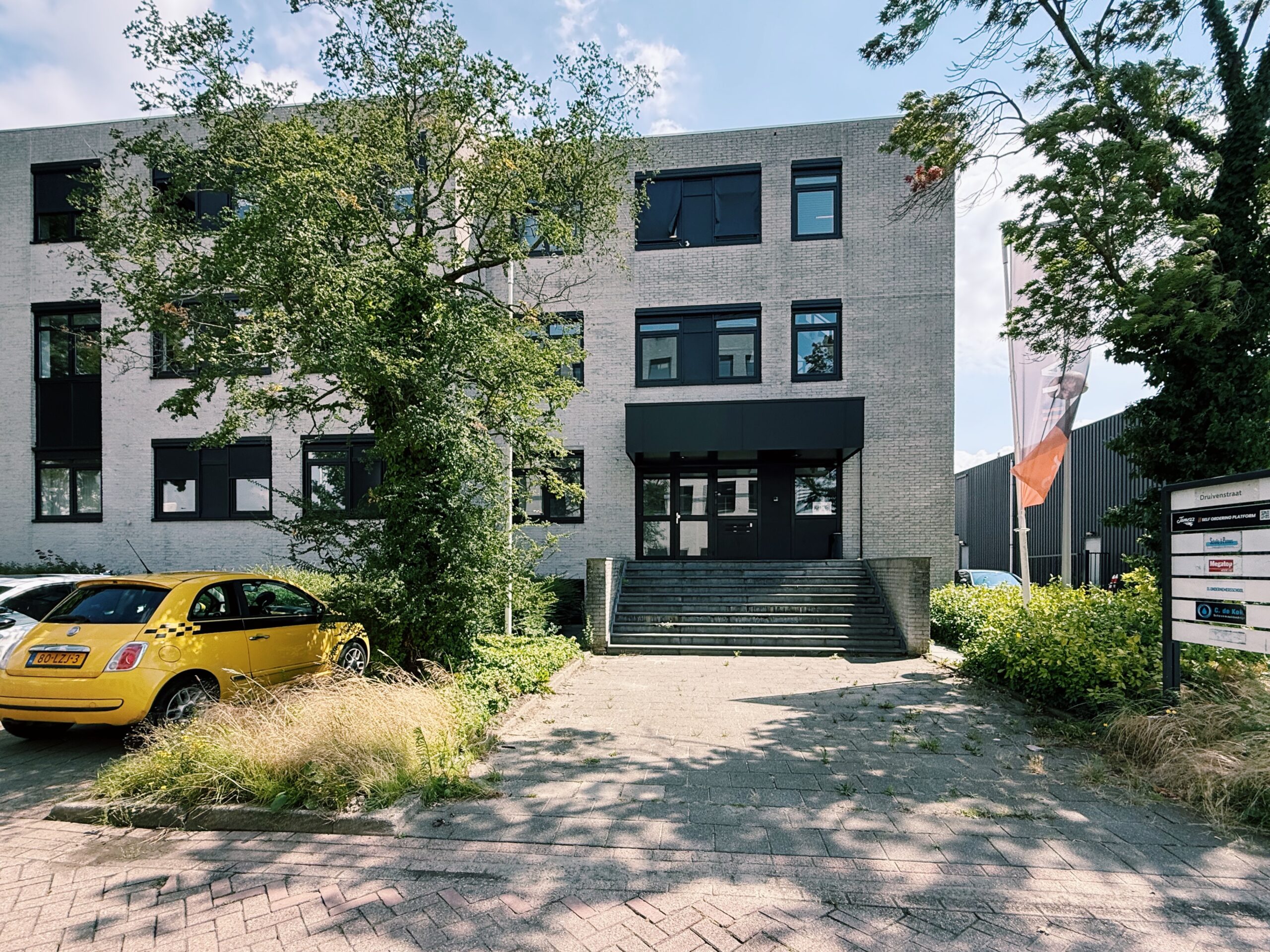 Kantoorpand in Breda van Flexoffiz aan de druivenstraat