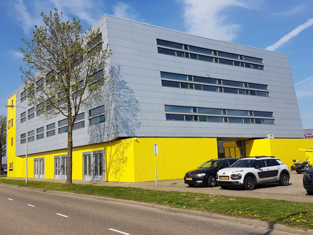 Kantoorpand van FlexOffiZ aan de Simon Stevinweg 27 in Arnhem
